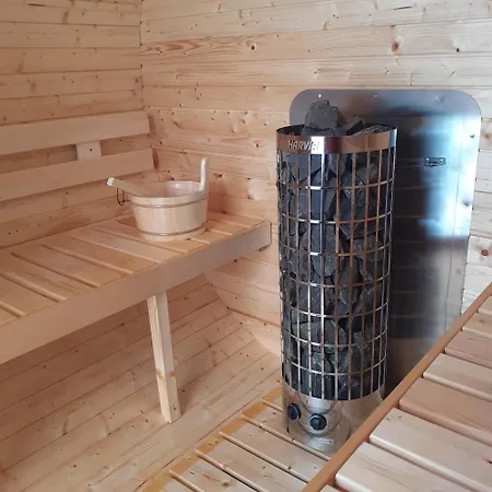 펜션 Z Sauna I Jacuzzi Na Wylacznosc Dabrowka (Wolomin)